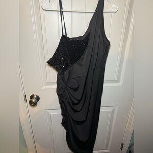 Elegant Black One-Shoulder Dress 2xl